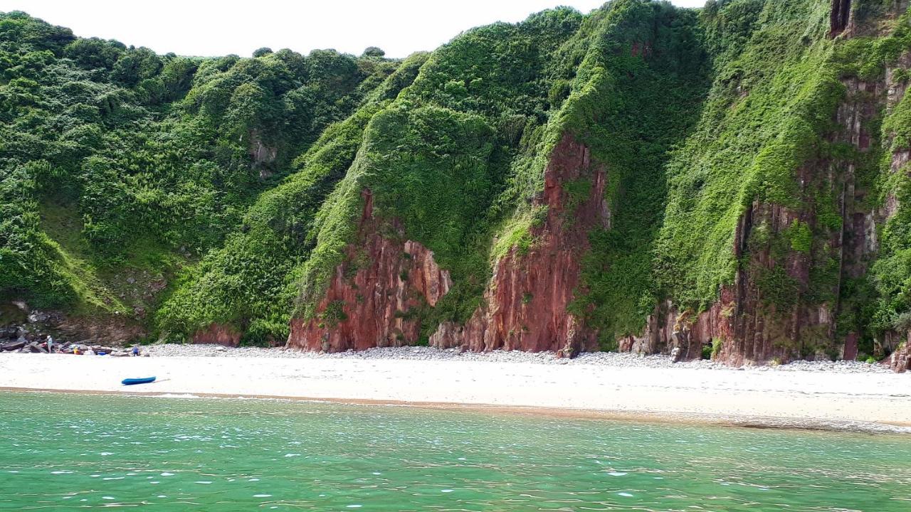 A Beach Holiday In Pembrokeshire Екстер'єр фото