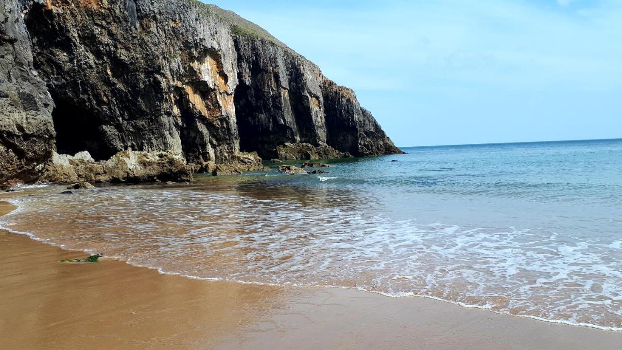 A Beach Holiday In Pembrokeshire Екстер'єр фото