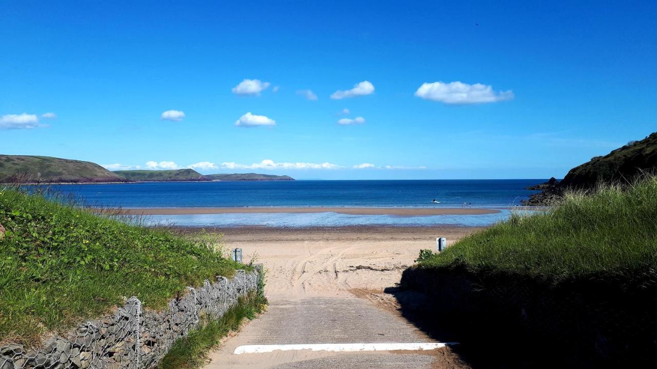 A Beach Holiday In Pembrokeshire Екстер'єр фото
